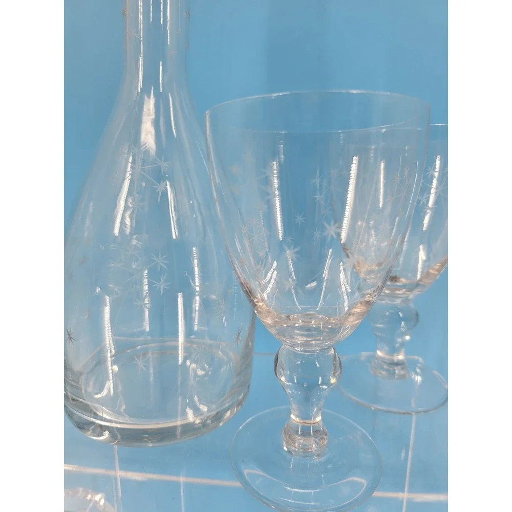 VTG Mid Century Glass Decanter w/2‎ Glasses - Fireworks Starburst Star Pattern